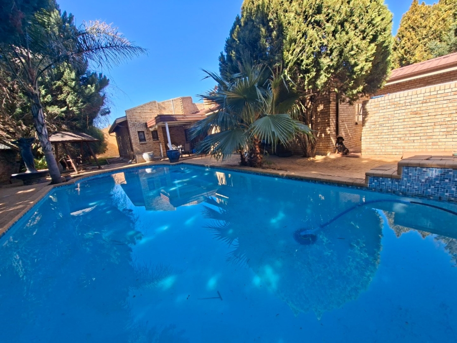 5 Bedroom Property for Sale in Baysvalley Free State